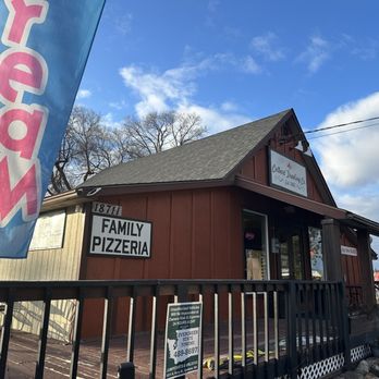 Big Red's Colbert Trading Company - Colbert Trading Company - Beer Bar Near Me - Colbert, Washington