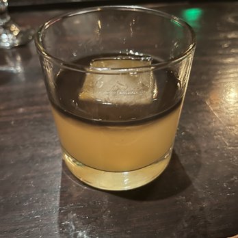 Saloon - Black & Gold - Cocktail Bars Near Me - Somerville, Massachusetts