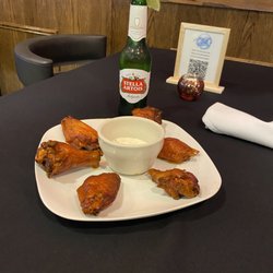 Gotti’s Cucina & Bar - Our Famous Hot WIngs & cold beer!