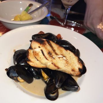 Geoffrey's Malibu - Sauted Maine Mussels - Seafood Near Me - Malibu, California