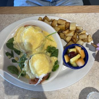 Ronnie's Restaurant - eggs benedict - Breakfast & Brunch Near Me - Lenexa, Kansas Ronnie's Restaurant - eggs benedict - Breakfast & Brunch Near Me - Lenexa, Kansas