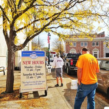 Hamburger Wagon - Line - Burgers Near Me - Miamisburg, Ohio