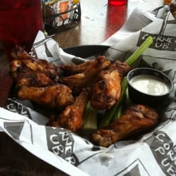 Corner Pub Bellevue - Smoked wings Mondays
