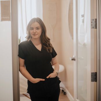 Luxe Skin Bar - Esthetician and owner Kristie Dorsett - Skin Care Near Me - Gilbert, Arizona Luxe Skin Bar - Esthetician and owner Kristie Dorsett - Skin Care Near Me - Gilbert, Arizona