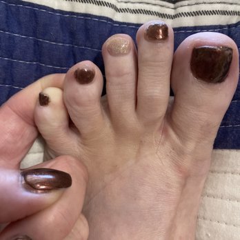 B Nails - Missed half of my fourth toe didn't even clean up the edges terrible job. Paid 200 refused to fix. Dirty place. Don't go ppl. - Nail Salons Near Me - Rockland, Maine
