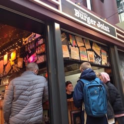 Tommi's Burger Joint - Tommi's Burger Joint på Store Torv i Lyngby Storcenter