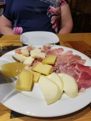 L’Angolo Divino Enoteca Wine - bar by null