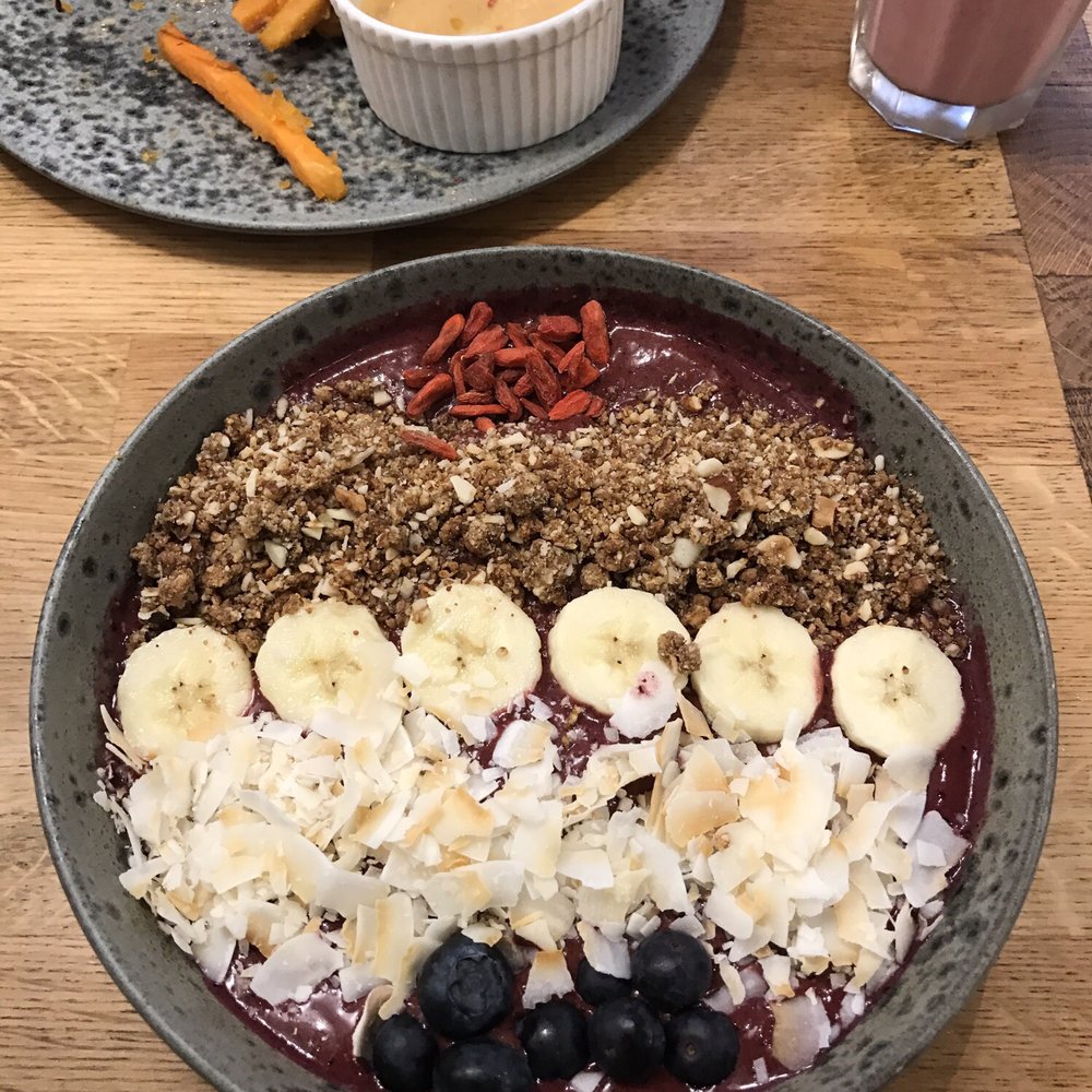 42Raw - Acai bowl: The best dish in the restaurant. - Juice Bars & Smoothies Near Me - København K, 84 42Raw - Acai bowl: The best dish in the restaurant. - Juice Bars & Smoothies Near Me - København K, 84