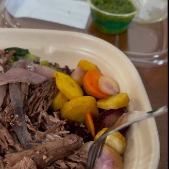 Symple Foods - Braised Beef Meal Box with sauce - Food Delivery Services Near Me - Oakland, California Symple Foods - Braised Beef Meal Box with sauce - Food Delivery Services Near Me - Oakland, California
