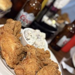 Campfire Bar and Grille - Broasted Chicken for the win !!! Fantastic Sunday night.