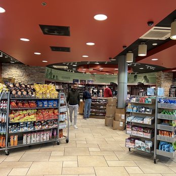 Z Market - people shopping in a grocery store - Convenience Stores Near Me - Newark, Delaware Z Market - people shopping in a grocery store - Convenience Stores Near Me - Newark, Delaware