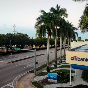 University - View from the bridge - Metro Stations Near Me - Coral Gables, Florida University - View from the bridge - Metro Stations Near Me - Coral Gables, Florida