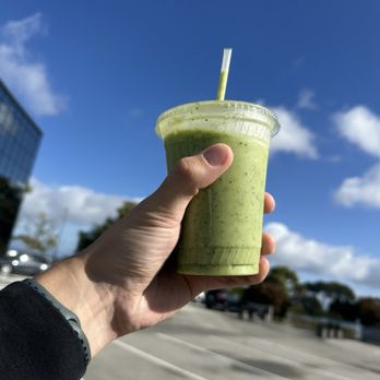 Gigi's Cafe - Spinach Mango Banana Pineapple Smoothie - Breakfast & Brunch Near Me - Burlingame, California Gigi's Cafe - Spinach Mango Banana Pineapple Smoothie - Breakfast & Brunch Near Me - Burlingame, California
