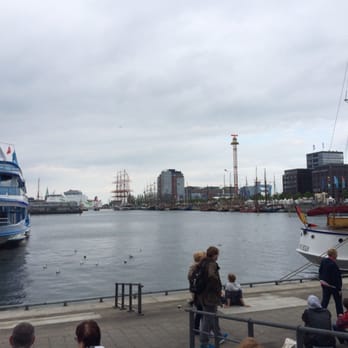 Kieler Woche - Blick vom Beginn des Hafens - Festivals Near Me - Kiel, SH