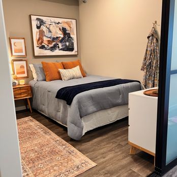 Suite Venture Housing - Bedroom spaces are beautifully furnished, with comfortable mattresses and everything you need for a peaceful and private stay. - Vacation Rentals Near Me - Spokane, Washington Suite Venture Housing - Bedroom spaces are beautifully furnished, with comfortable mattresses and everything you need for a peaceful and private stay. - Vacation Rentals Near Me - Spokane, Washington