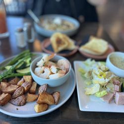 Paradise Bar And Grill
