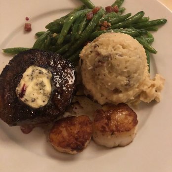 Vittoria - Filet Mignon added Scallops - Italian Near Me - Powell, Ohio