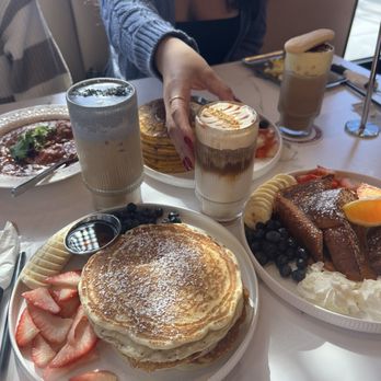 M Cozy Fusion Cafe - Breakfast & Brunch Near Me - Seattle, Washington