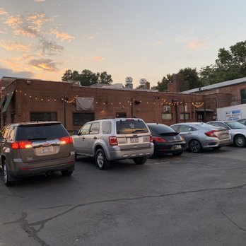 JackBeagle's - Charlotte - Very limited parking lot - American Near Me - Charlotte, North Carolina