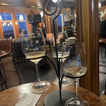 Topside Bar & Grill - Wine flight - American Near Me - Steilacoom, Washington