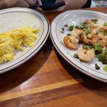 Loc's Chicken & Waffles - Grilled Shrimp & Grits - Waffles Near Me - Savannah, Georgia Loc's Chicken & Waffles - Grilled Shrimp & Grits - Waffles Near Me - Savannah, Georgia