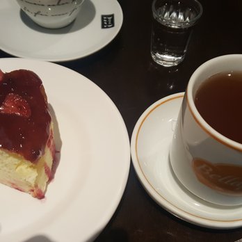 Bellapan - Bolo de queijo com calda frutas vermelhas e chá de gengibre e canela - Bakeries Near Me - São Paulo, SP Bellapan - Bolo de queijo com calda frutas vermelhas e chá de gengibre e canela - Bakeries Near Me - São Paulo, SP