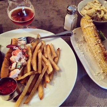 The Arlington - Lobster roll, street corn, and bacon Mac n cheese - New American Near Me - Ship Bottom, New Jersey