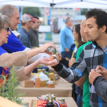 Good Food Awards - a group of people at a market - Farmers Market Near Me - San Francisco, California Good Food Awards - a group of people at a market - Farmers Market Near Me - San Francisco, California
