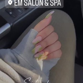 Em Salon & Spa - Can't remember who did this but Kim will always point you in the direction as to who fits the style you're looking for - Nail Salons Near Me - Bellevue, Washington