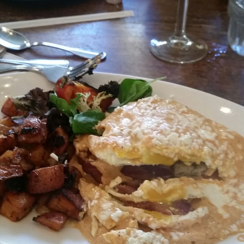 La Mo Cafe - Latin Benedict - Breakfast & Brunch Near Me - Turlock, California La Mo Cafe - Latin Benedict - Breakfast & Brunch Near Me - Turlock, California