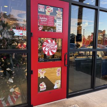 Raising Cane's Chicken Fingers - Entrance - Fast Food Near Me - Winter Park, Florida