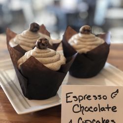 Red Wing coffee - Express Chocolate cupcakes