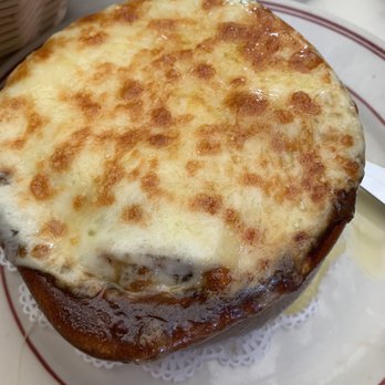 Le Diplomate - Onion Soup Gratinee - Brasseries Near Me - Washington, DC, District of Columbia Le Diplomate - Onion Soup Gratinee - Brasseries Near Me - Washington, DC, District of Columbia