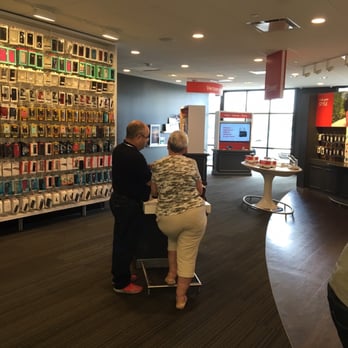 Verizon - Showroom - Mobile Phones Near Me - Terre Haute, Indiana