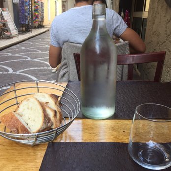 Le Chrono - Complimentary bread - Pizza Near Me - Antibes Juan Les Pins, 06 Le Chrono - Complimentary bread - Pizza Near Me - Antibes Juan Les Pins, 06
