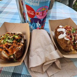 Bulgogi potato and troubadour potato. Bulgogi potato and troubadour potato.