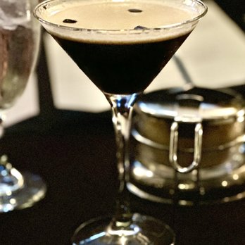 Giovanni's Ristorante - a martini and a glass of wine - Italian Near Me - Detroit, Michigan Giovanni's Ristorante - a martini and a glass of wine - Italian Near Me - Detroit, Michigan