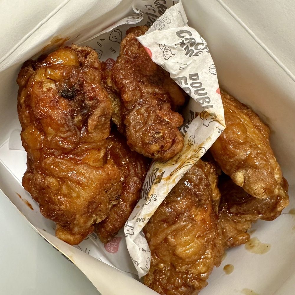 Bonchon - 8 Wings - Half Spicy, Half Soy Garlic (3 stars) - Korean Near Me - Artesia, California
