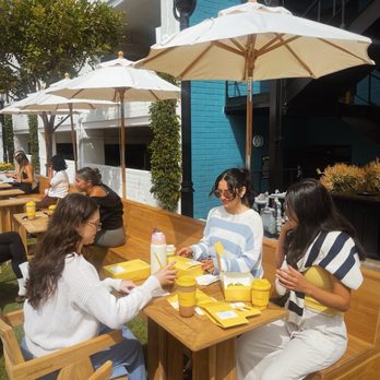 La La Land - Outside - Coffee & Tea Near Me - Newport Beach, California