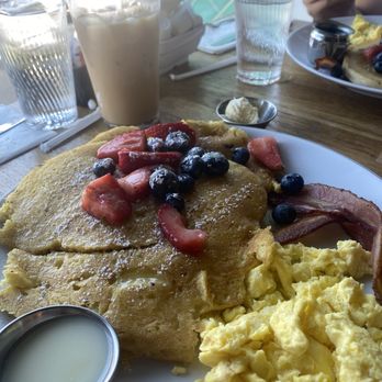 The Breakfast Bar - Lemon Cakes Combo, and vanilla latte so yummy - Breakfast & Brunch Near Me - Long Beach, California