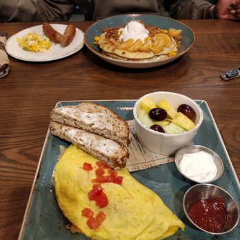 First Watch - Omlet and hot cakes - Breakfast & Brunch Near Me - Lutz, Florida