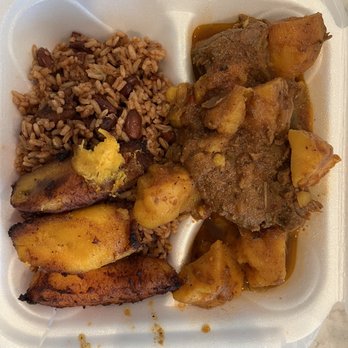 Romeito Cuban Restaurant - Tuesday special: Carne con papas with ripe plantain (maduros) and arroz morro (Moro rice: rice with black beans and pork belly) - Cuban Near Me - Olathe, Kansas Romeito Cuban Restaurant - Tuesday special: Carne con papas with ripe plantain (maduros) and arroz morro (Moro rice: rice with black beans and pork belly) - Cuban Near Me - Olathe, Kansas