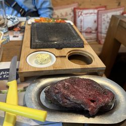 Caveau des Vignerons Montreux - We cooked beef at the table with a hot stone
