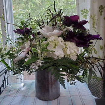 Farmhouse Box and Bloom - Florists Near Me