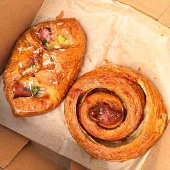 Petitgrain Boulangerie - jambon gruyere + cardamom scroll - Bakeries Near Me - Santa Monica, California Petitgrain Boulangerie - jambon gruyere + cardamom scroll - Bakeries Near Me - Santa Monica, California