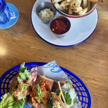 Garbo’s - mini roll sampler and fries - Seafood Near Me - Austin, Texas