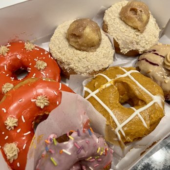 Guru Donuts - A selection of fall-flavored donuts! - Donuts Near Me - Boise, Idaho Guru Donuts - A selection of fall-flavored donuts! - Donuts Near Me - Boise, Idaho