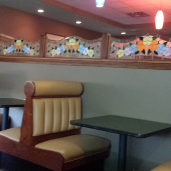 Alfresco Restaurant - Booths. Larger ones available too. - Italian Near Me - Hartford, Connecticut