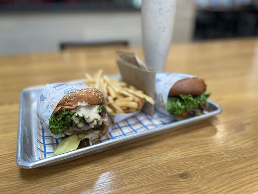 Super Duper Burgers by null