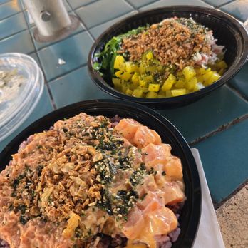 Pokeway - Spicy ahi/spicy salmon, toppings come in separate bowl - Poke Near Me - Honolulu, Hawaii